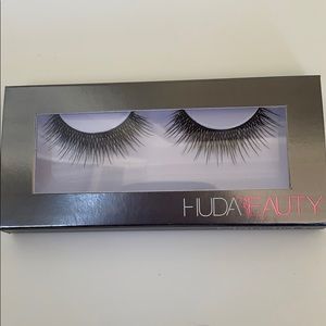 HUDA BEAUTY Classic False Lashes #4